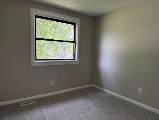 Building Photo - 2348 Warfield Dr