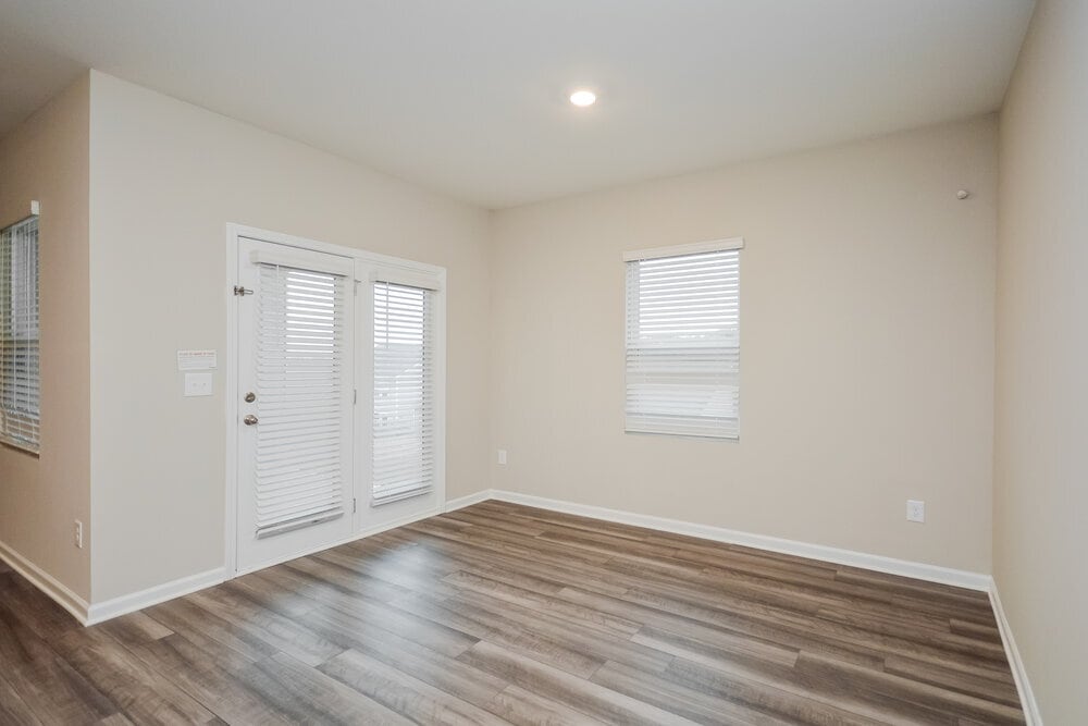 Building Photo - 590 Knightsbridge Ln