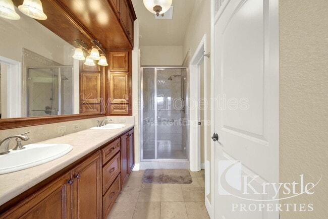 Building Photo - 1128 Waltz Ct