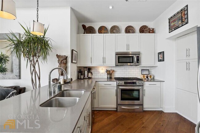 Building Photo - 1100 Howell Mill Rd NW