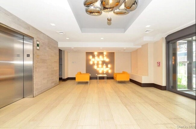 Building Photo - 39-16 Prince St