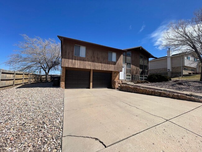 Building Photo - Beautiful Remodeled Home with nice yard.