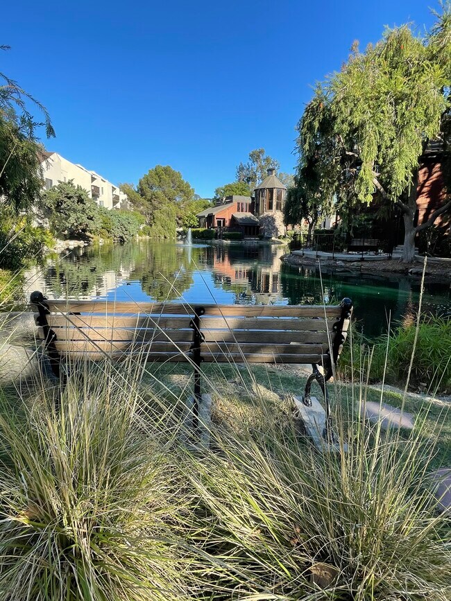 Relax by the lake - 4904 Maytime Ln