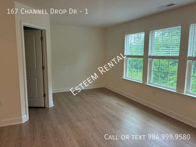 Building Photo - 167 Channel Drop Dr