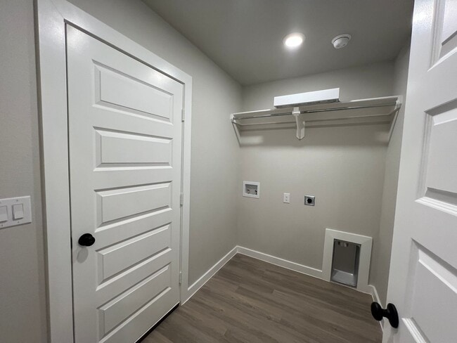 Building Photo - 3/2/2 in Bell Farms available June!!