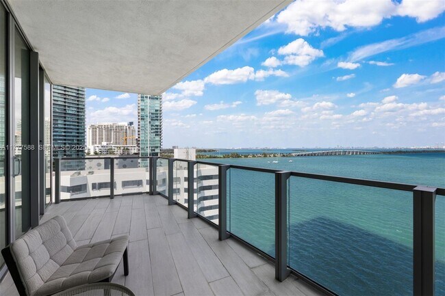 Building Photo - 2900 NE 7th Ave