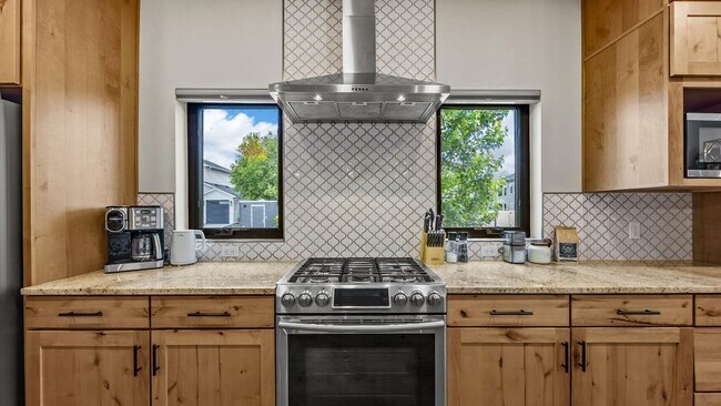 Building Photo - 2545 Fryingpan Dr