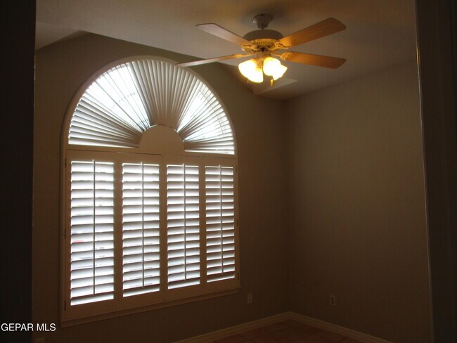 Building Photo - 2030 Paseo Del Prado Dr