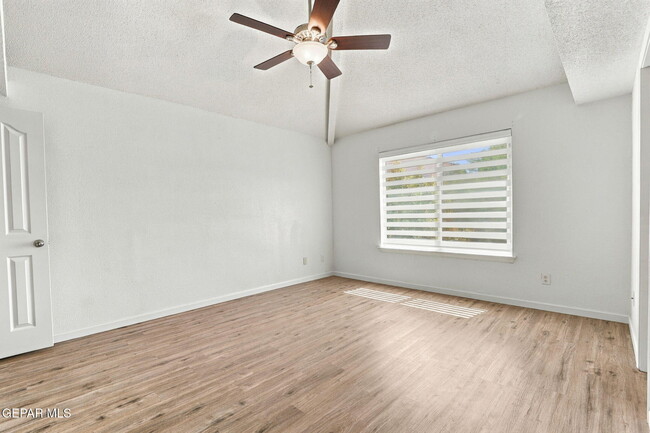 Building Photo - 6728 Dakota Ridge Dr