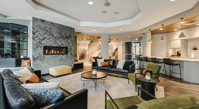 Building Photo - 900 E Six Forks Rd