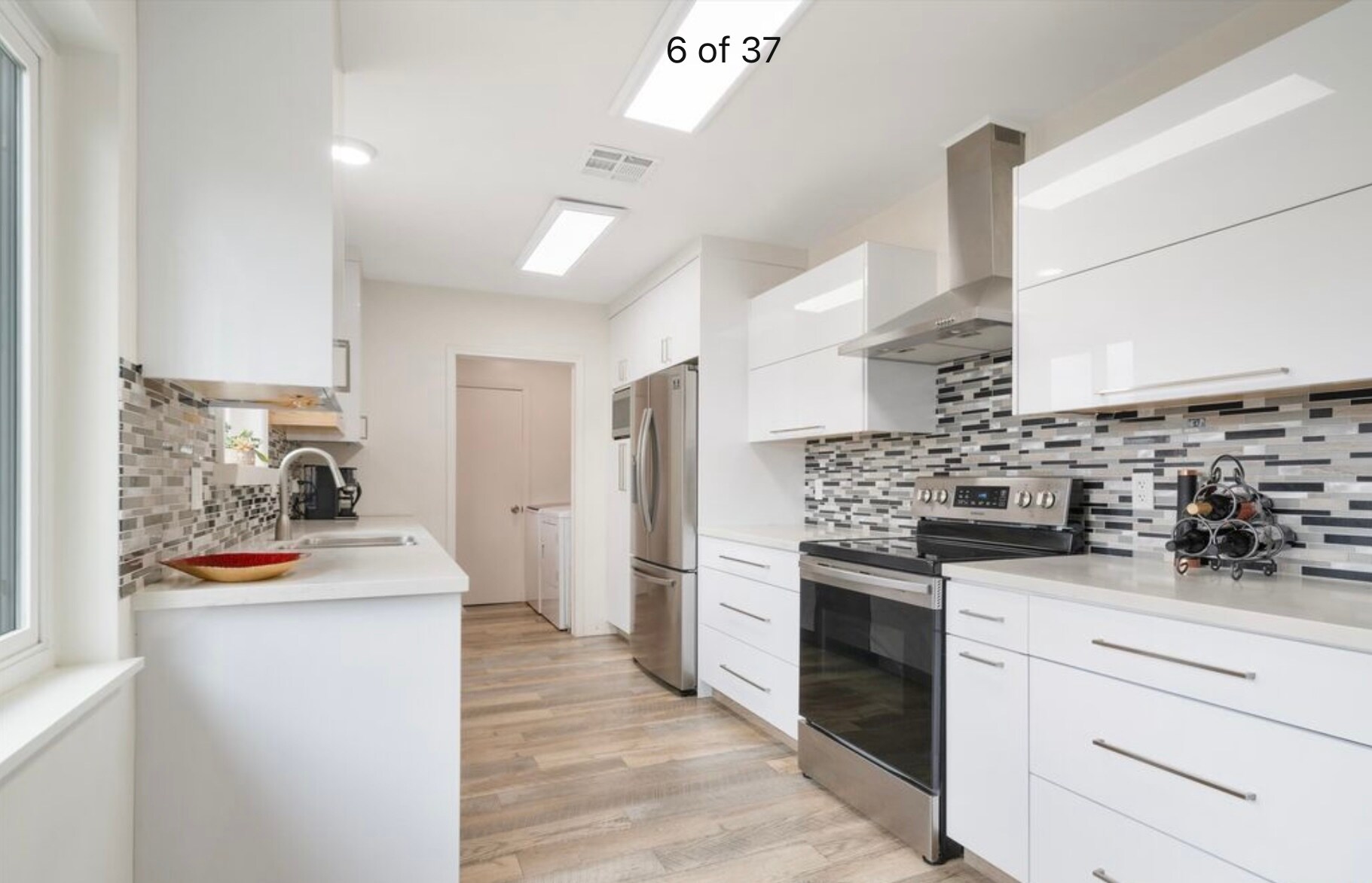 Building Photo - 10100 Sophia Ave