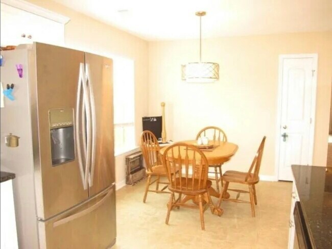 Building Photo - 2117 Grove Landing Way