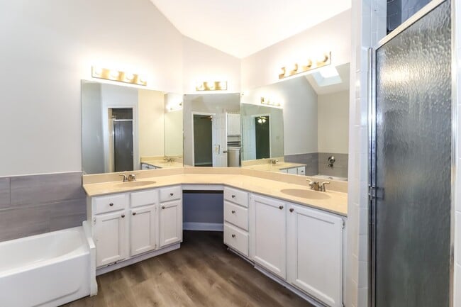 Building Photo - 4462 Garrison Ave