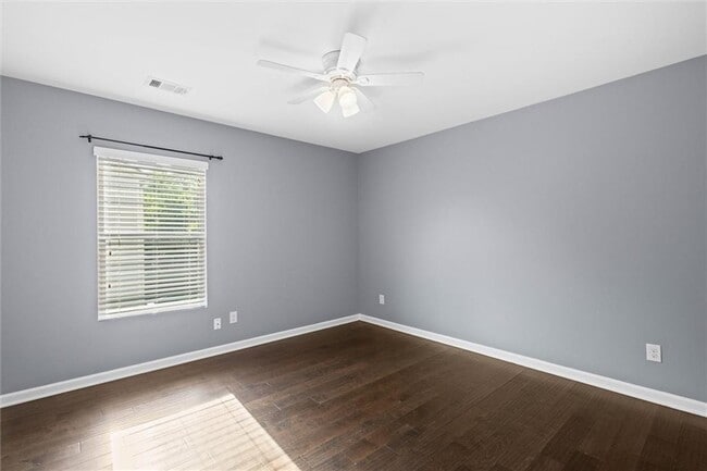 Building Photo - 407 Aviary Ln