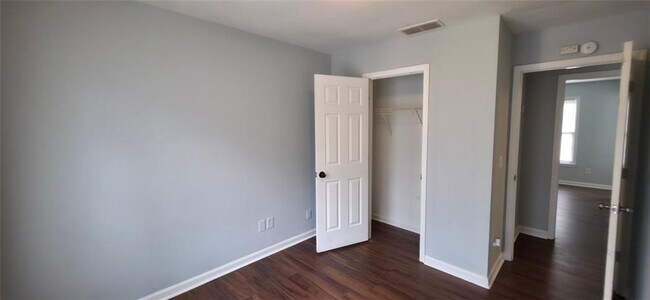 Building Photo - 1040 Smith St SW