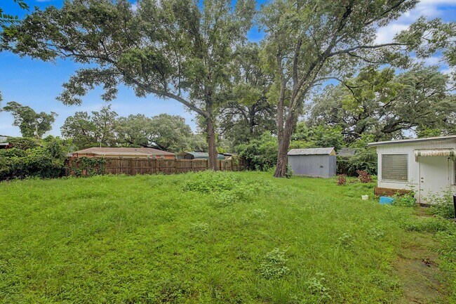 Building Photo - 560 N 72nd Ave