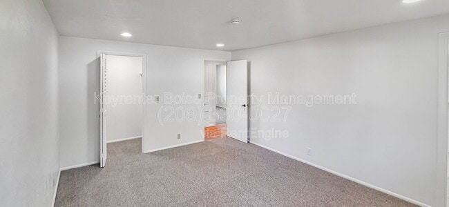 Building Photo - 254 W Fall Dr