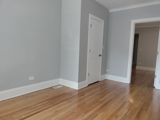 Building Photo - 7408 S Eberhart Ave