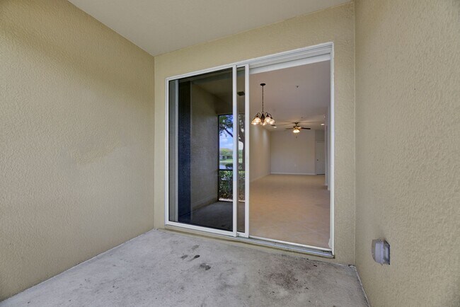 Building Photo - Coming soon! 3-Bedroom Townhome In Verandah