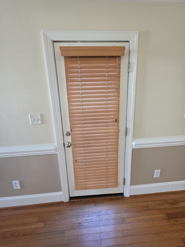 Building Photo - Spacious 4-Bedroom Home for Rent in Kings ...