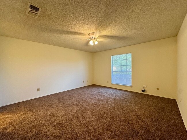Building Photo - Duplex