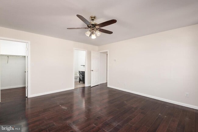 Building Photo - 8460 Colony Cir