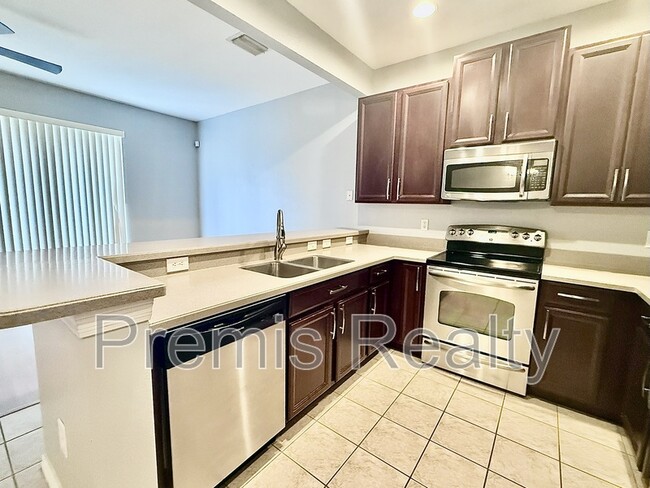 Building Photo - 2043 Strathmill Dr