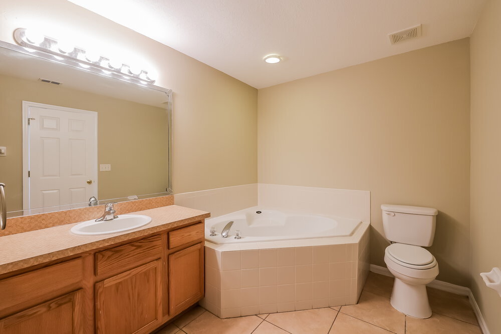Building Photo - 1120 Roan Ct