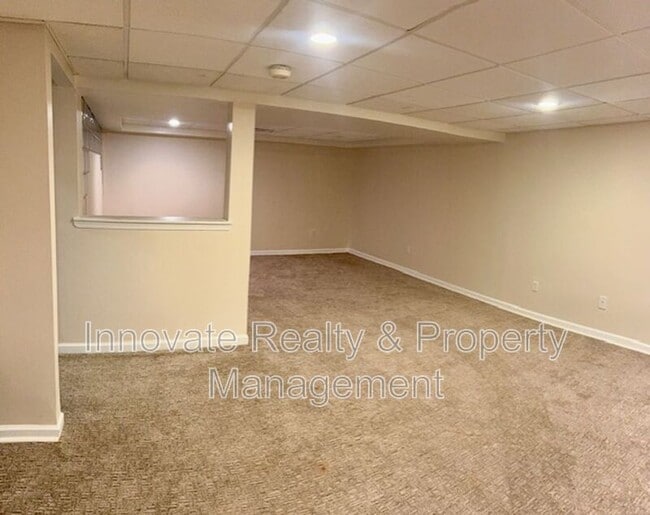 Building Photo - 584 Mount Vernon Cir