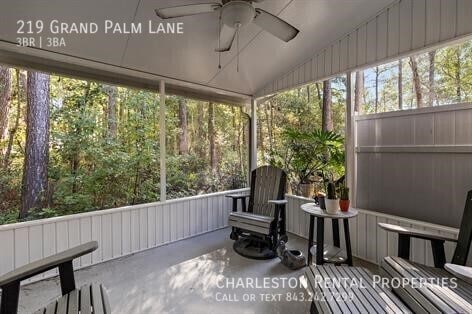 Building Photo - 219 Grand Palm Ln