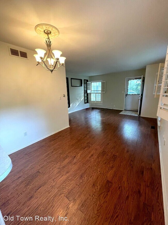 Building Photo - 2 br, 1 bath House - 2988 Whittier Court