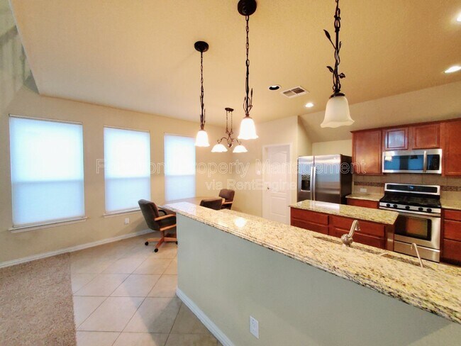 Building Photo - 11927 Jasmine Way