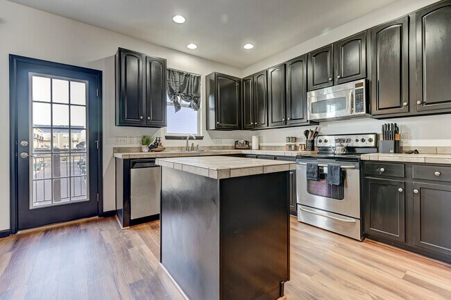 Building Photo - 313 E Las Animas St