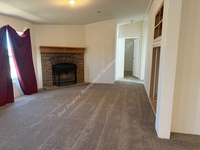 Building Photo - New Year Special! 50% Off First Month's Rent!