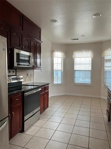Building Photo - 14044 Esperanza Dr
