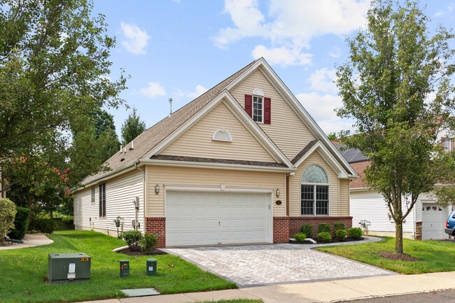 Building Photo - 33 Tallman Ln