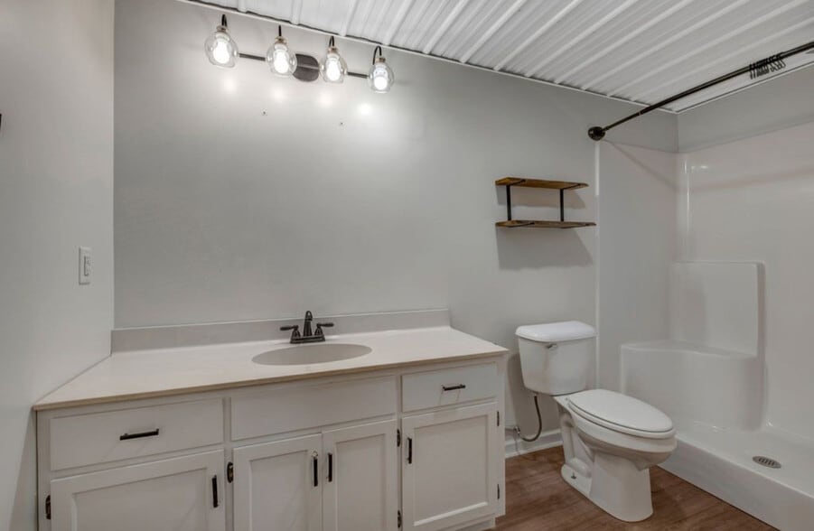 Building Photo - 5440 Eugene Kennedy Ln