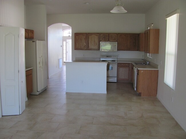 Building Photo - Springview in Debary-Spacious 4/2 Home wit...