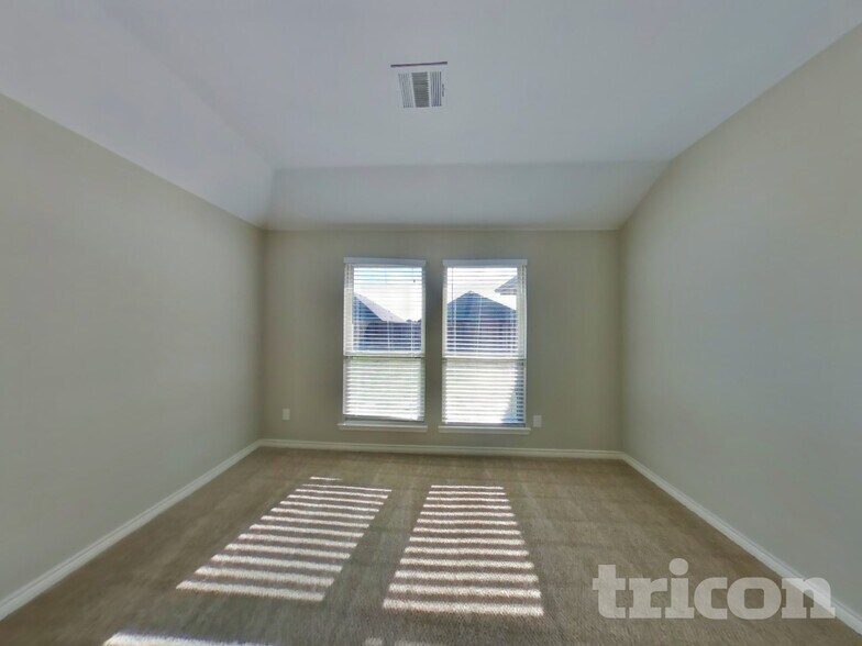 Building Photo - 3213 Shady River Trail