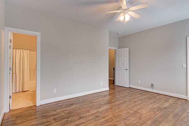 View to Spacious Bathroom with Second Bedroom - 4 Nandina Dr