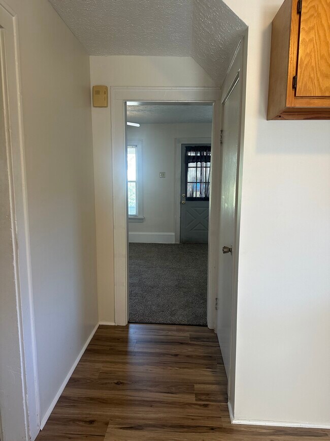 Building Photo - 134 Norwood St