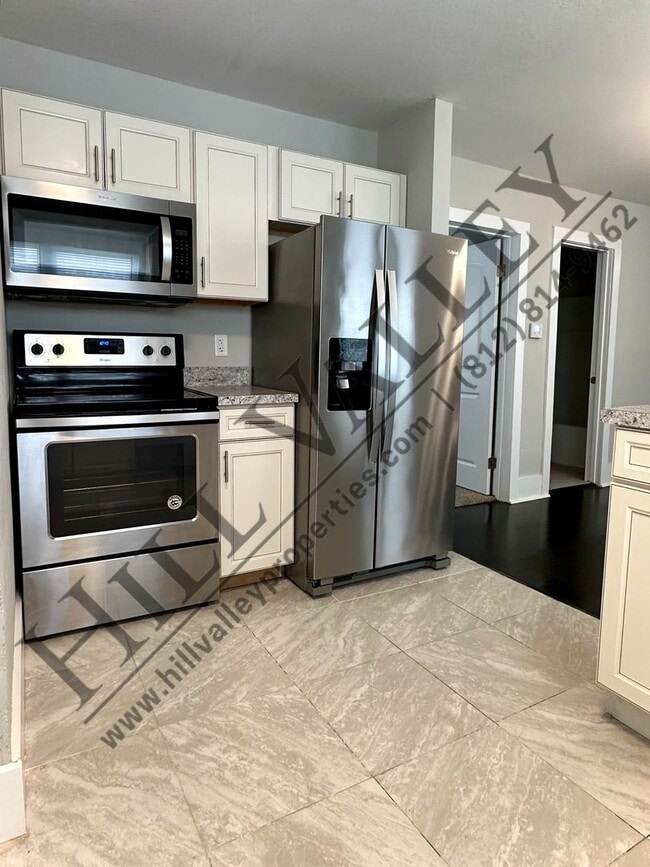 Building Photo - Two Bedroom Home