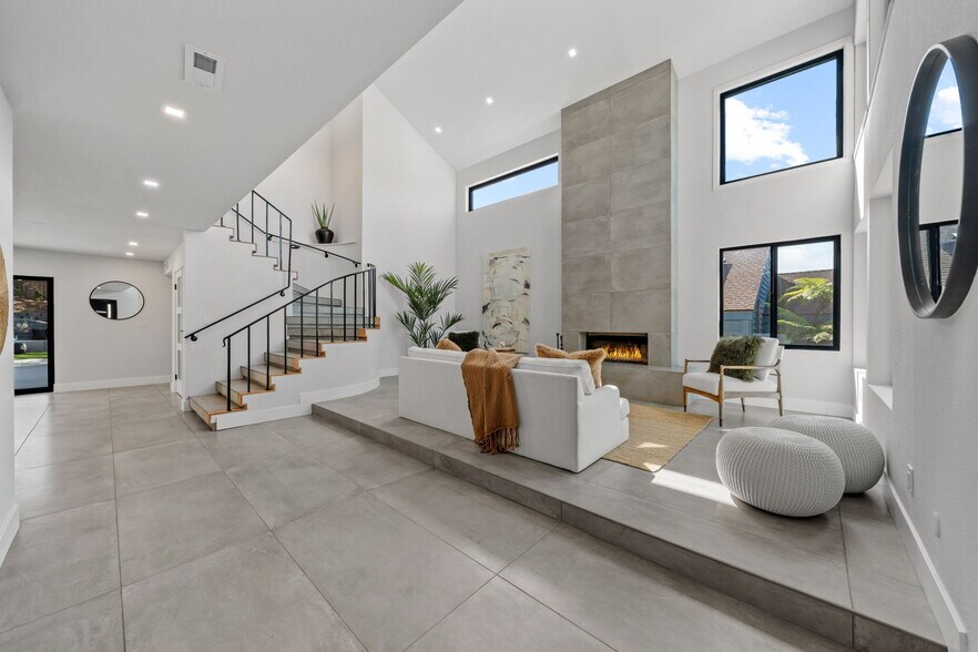 Building Photo - 2029 Del Mar Heights Rd