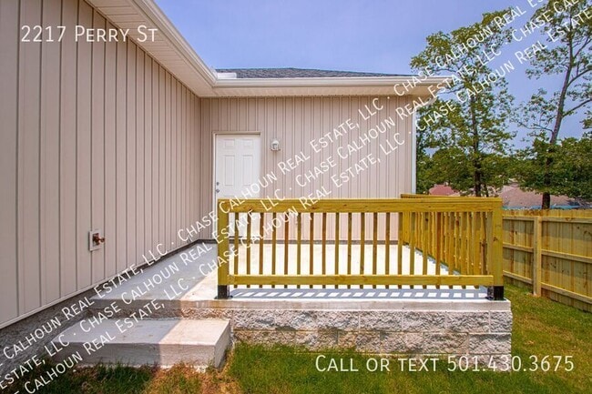 Building Photo - 2217 Perry St