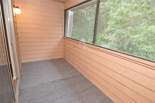 Building Photo - 1400 Gandy Blvd N