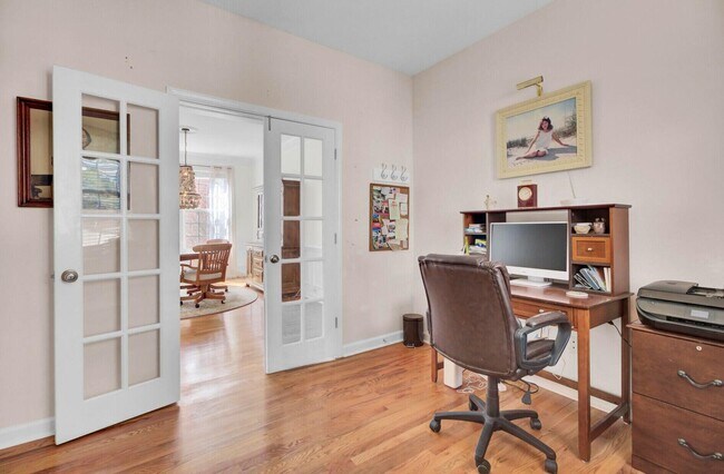 Building Photo - 1428 Bloomingdale Ln