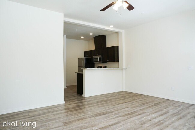 Building Photo - 8510 N Ivanhoe St