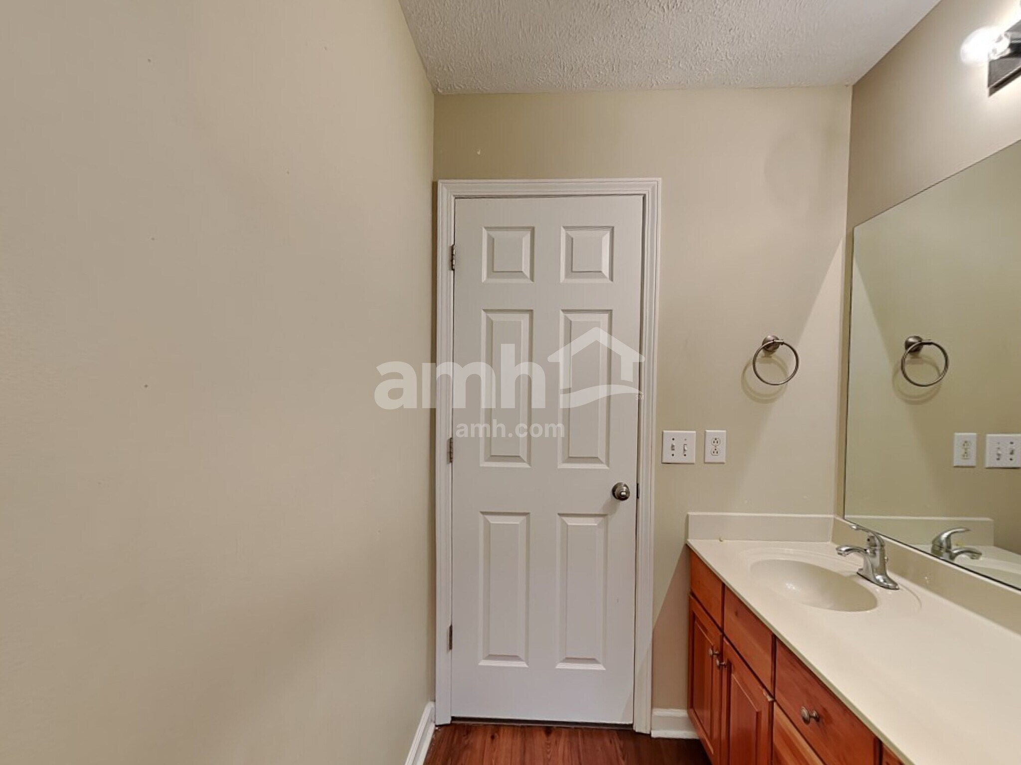 Building Photo - 2608 Welshcrest Dr