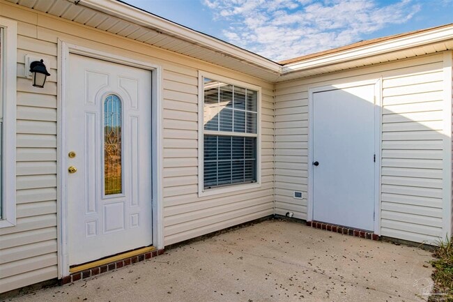 Building Photo - 8140 Heirloom Dr