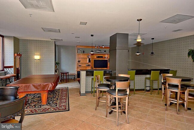 Building Photo - 1220 N Fillmore St